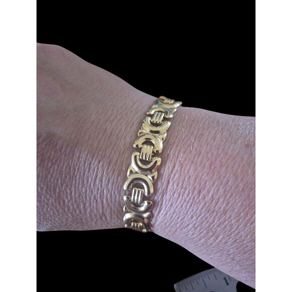 Vintage Signed Avon Panel Link Bracelet Gold Tone - Picture 1 of 3